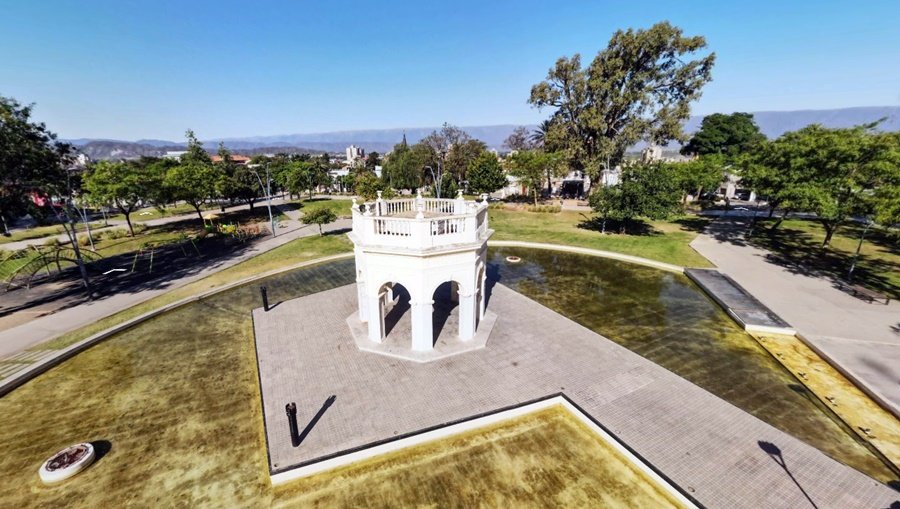 Paseo Gral Navarro, Plaza Alameda